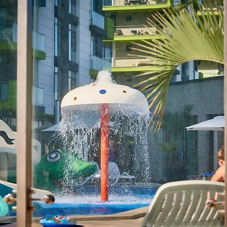 Cristalex Pool & Mamaia Nord Apartment